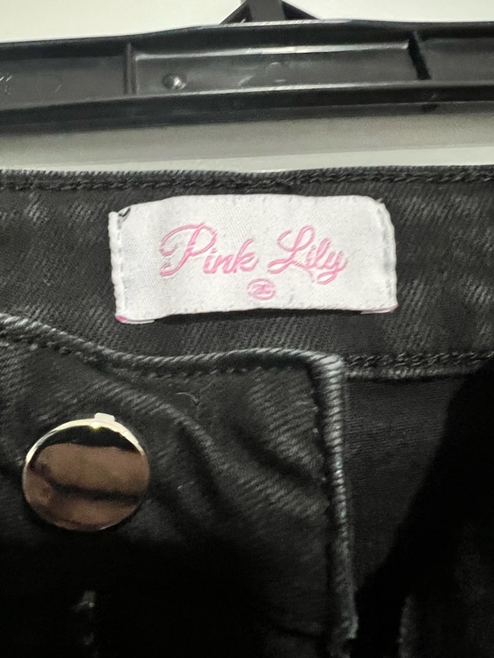 Pink Lily Black Distressed Skinny Jeans Size 30 - Picture 2 of 4